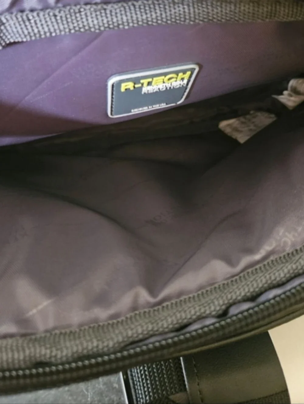 Kenneth Cole Reaction Black Laptop or Tablet Carry Bag